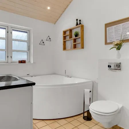 Marisol - 200m From The Sea By Interhome
